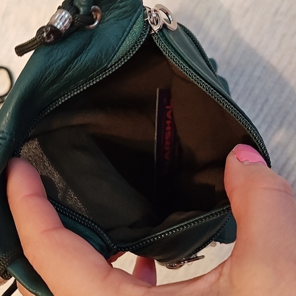 NWOT Green Soft Leather Purse cross body Shoulder Travel Wallet price firm - Picture 6 of 7